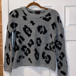Leaopard warm fuzzy sweater